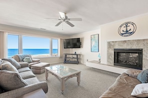 DS302: The Sandbar | Living Area