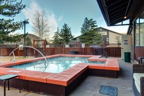 Prospector Lodge: Large Hot Tub / Open All Year