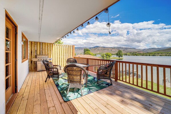 Oroville Vacation Rental | 4BR | 2BA | 2,286 Sq Ft | Stairs Required