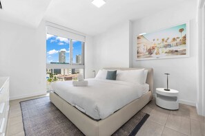 Modern and elegant design in a space designed for your comfort. Enjoy a sophisticated and relaxing atmosphere.