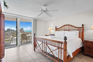 05-Mainsail-382-Primary-Bedroom