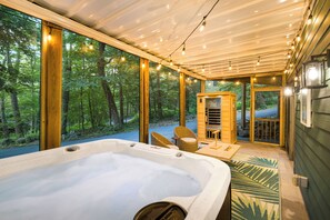 Indoor spa tub