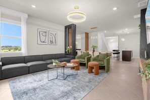 1301EmeraldRowStreet(2)