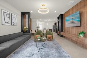 1301EmeraldRowStreet(3)