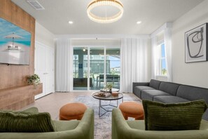 1301EmeraldRowStreet(5)
