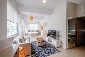 Living Room (2)