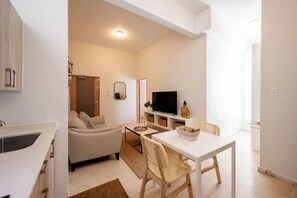 Living Room & Entrance