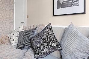 Living Room / Lounge