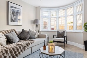 Living Room / Lounge