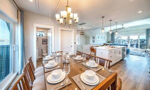 Stunning dining area that can sit up to 8 people