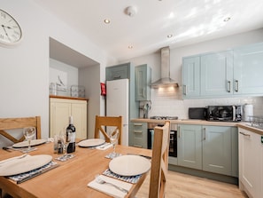 Kitchen/diner | Park House Apartment, Tenby