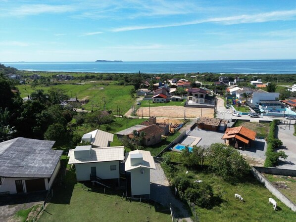 Vista para praia/oceano