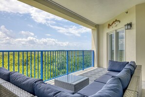 As you step onto the private balcony, a mesmerizing panorama unfolds before you, with breathtaking views of the estuary and Brown's Bay, setting the stage for unforgettable sunsets.