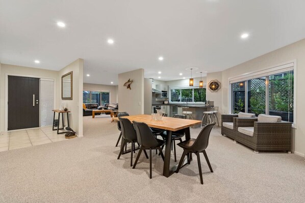 Open plan lounge, kitchen, dining