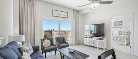 Livingroom room with a view and Smart TV