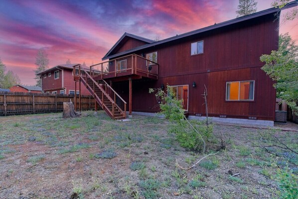 HUGE backyard to play cornhole, throw horseshoes, or for your furry friends to run and play fetch,
