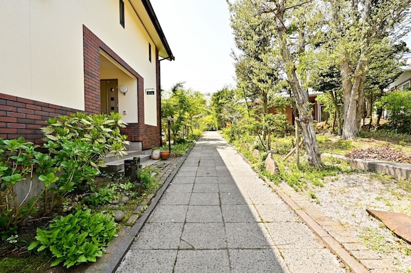 Entrance approach