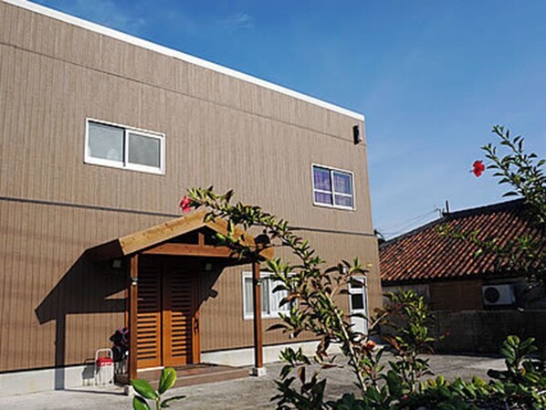 "Annex" exterior 1