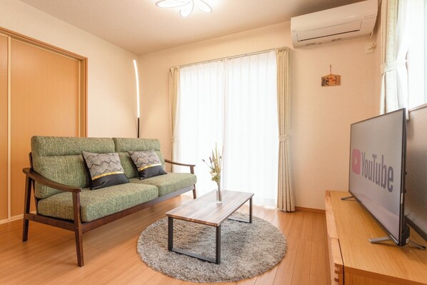1F Living room