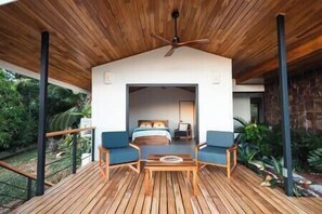 Sitting area on the deck