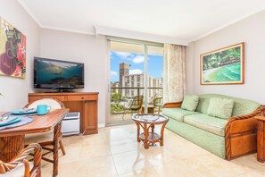 Living room area with flat screen TV