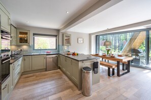 open-plan kitchen/dining space