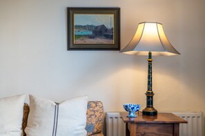 Thoughtful dÃ©cor throughout