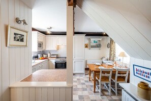 Open plan kitchen and dining