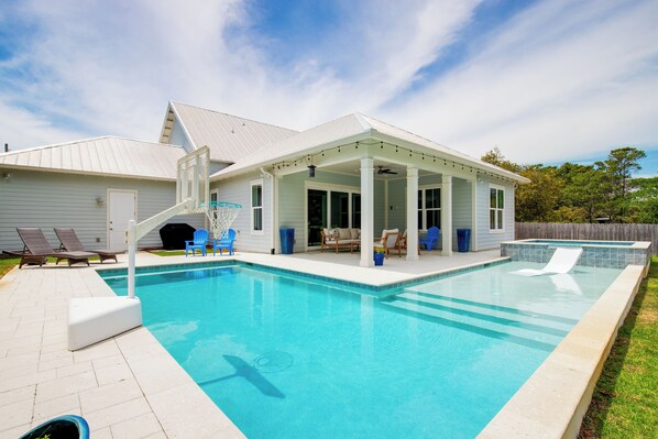 Oversized Private Pool and Spa