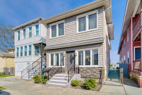 Atlantic City Vacation Rental | 3BR | 1.5BA | 1,600 Sq Ft | Stairs Required