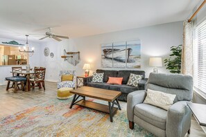 Living Room | 1st Floor | Flat-Screen TV w/ Cable