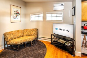 Smart TV/Couch