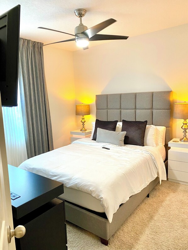 Very Comfortable Queen Size Bed that conforms to your body's weight and shape. 