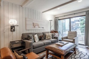 Living Room / Gas Fireplace / Flat Screen TV