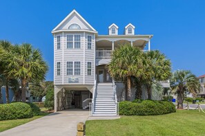 Escape to A Pelican's View Where coastal charm meets modern comfort! Enjoy stunning views, spacious living, and the perfect spot for family gatherings