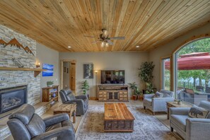 Beautiful Relaxing Living Room