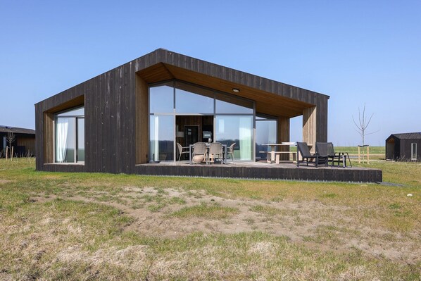 Außenseite Ferienhaus [Sommer]