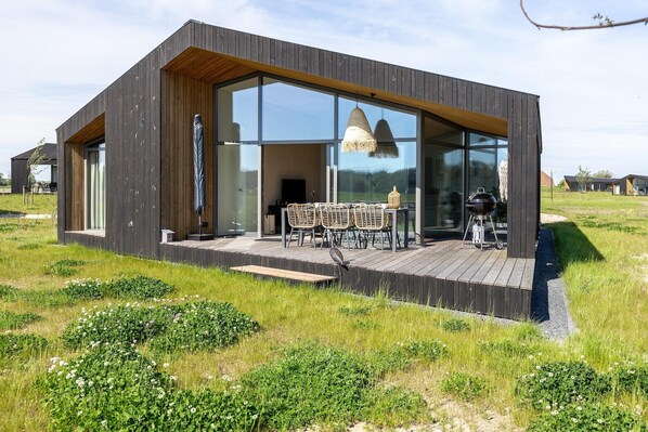 Außenseite Ferienhaus [Sommer]