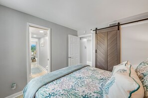 Queen Size Bedroom with Jack and Jill Bathroom!
