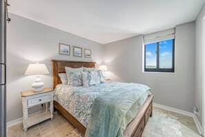 Queen Size Bedroom with Jack and Jill Bathroom!