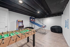 [Game Room]
