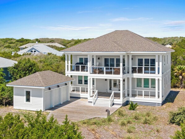 New Designer Construction 4 BR/4.5 Bath Home