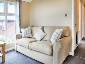 Open plan living space | Meadow View 64, Ilfracombe