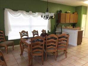Kitchen/Breakfast Room