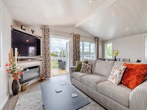 Open plan living space | Berberis Lodge, Willington, near Derby