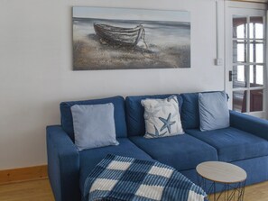Living area | Angie’s Beachside House, Point Clear, near Clacton-on-Sea