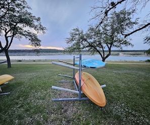 At the lakehouse park, adventure awaits with kayak and paddle board, providing guests with the perfect opportunity to explore the waters and soak in the beauty of the surroundings.