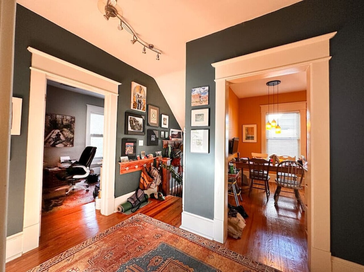 Safe, Convenient 1BR Near Hospital, Greenway, Food