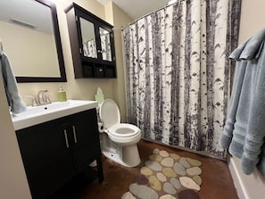Find comfort and simplicity in the inviting bathroom