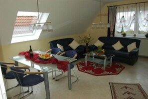Ferienwohnung, 78 qm, 1-4 Pers.-Rottmann Wohn-/Esszimmer a